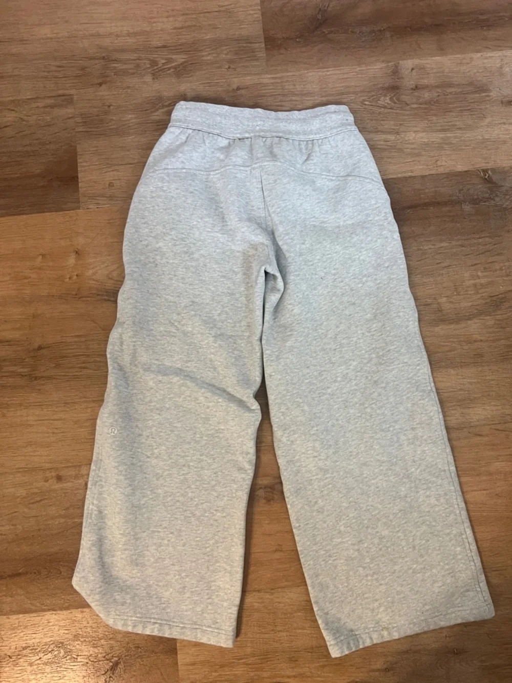 Lululemon Scuba Mid-Rise Wide-Leg Pant
Short - Picture 4 of 6